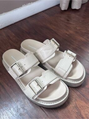 Princess Polly Cream Buckle Slide Sandals